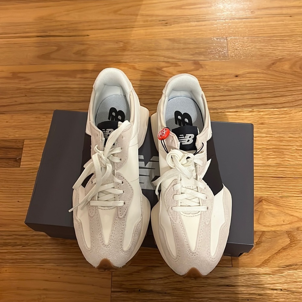 New Balance 327 moonbeam and outer space Womens 7 (EU 37.5)